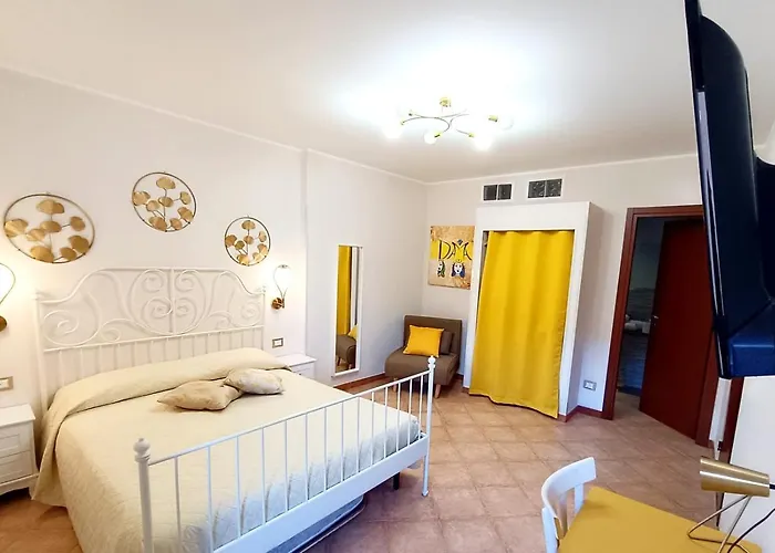 Dama Rooms